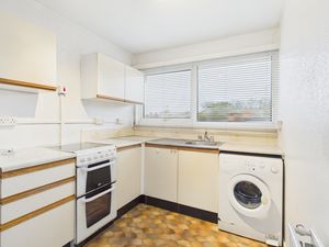 Kitchen - Top Flat- click for photo gallery